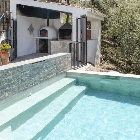 4 Bedroom Pet Friendly In